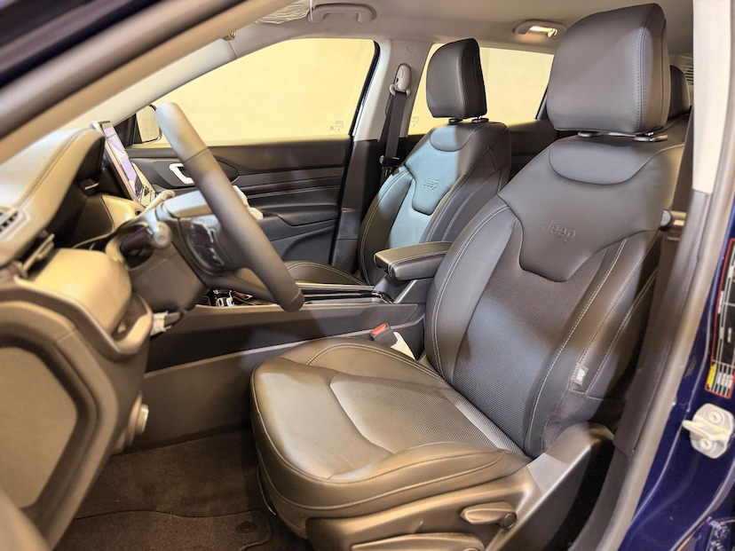 Foto do veículo JEEP COMPASS  LONGITUDE T 2025 47 KM 168.900,00