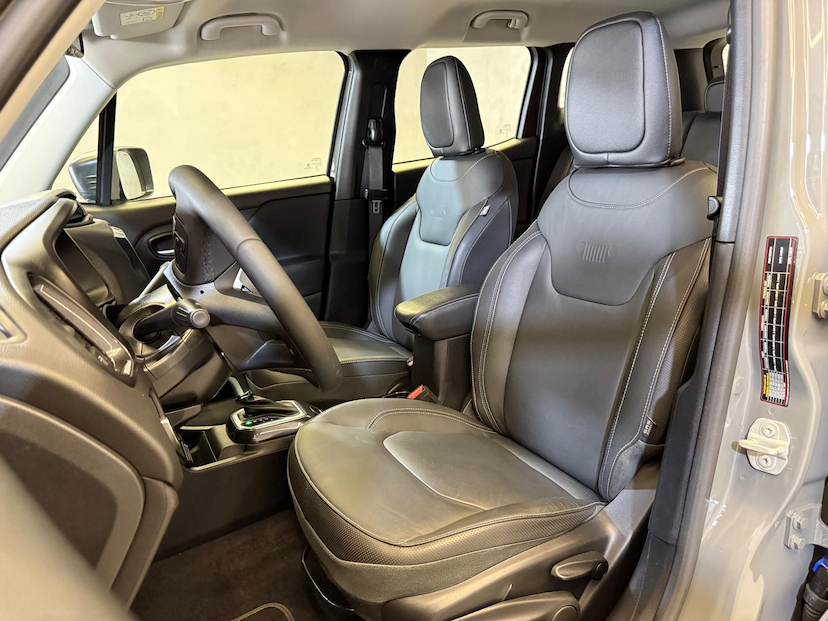 Foto do veículo JEEP RENEGADE  LGTD T270 2025 12.184 KM 138.900,00