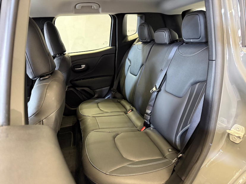 Foto do veículo JEEP RENEGADE  LGTD T270 2025 12.184 KM 138.900,00