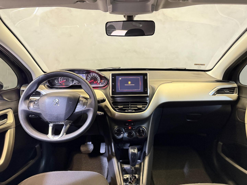 Foto do veículo PEUGEOT 2008  ALLURE EAT6 2021 60.075 KM 67.900,00
