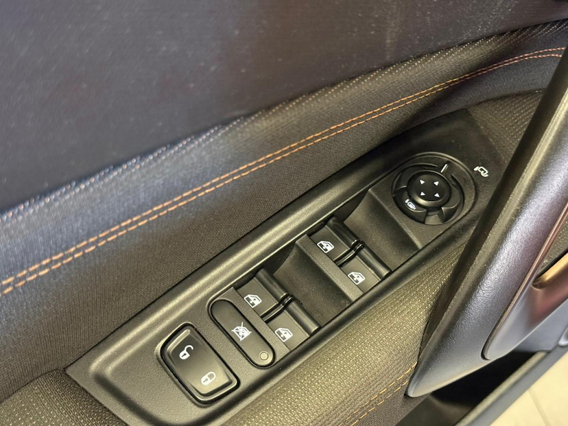 Foto do veículo FIAT TORO  VOLCANO 2.0 16V 4X4 TB DIESEL AUT. 2017 100.000 KM 99.900,00
