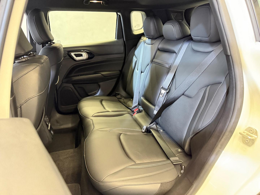 Foto do veículo JEEP COMPASS  SERIE S T 2025 41 KM 195.900,00