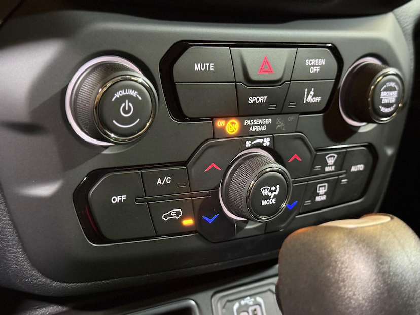 Foto do veículo JEEP RENEGADE  SPORT ALTITUDE 1.3 TB FLEX AUT. 2025 61 KM 121.900,00