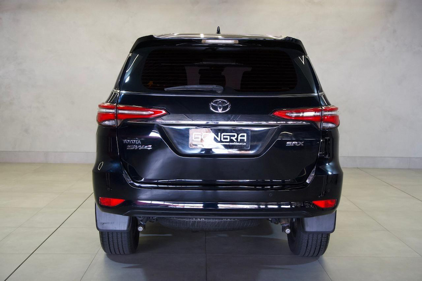 Foto do veículo TOYOTA HILUX  SW4 SRX 4X4 2.8 TDI 16V DIES. AUT. 2022 60.733 KM 269.900,00