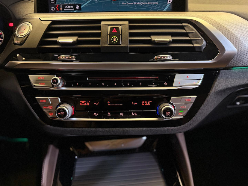 Foto do veículo BMW X4  XDRIVE30I 2020 53.782 KM 252.900,00