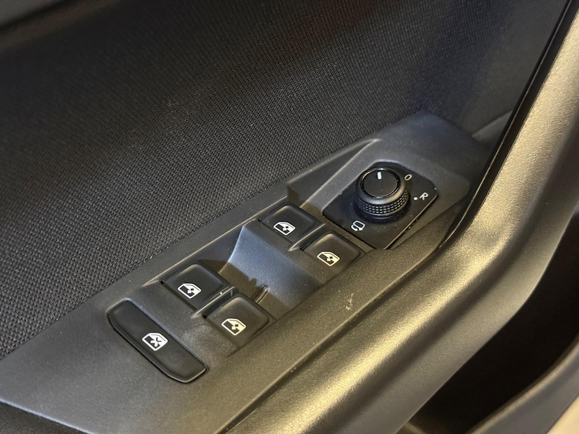 Foto do veículo VOLKSWAGEN VIRTUS  HL AC 2023 12.975 KM 115.900,00