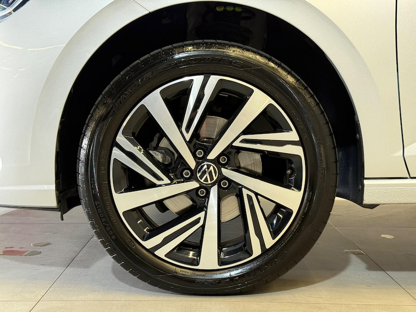 Foto do veículo VOLKSWAGEN VIRTUS  HL AC 2023 12.975 KM 115.900,00