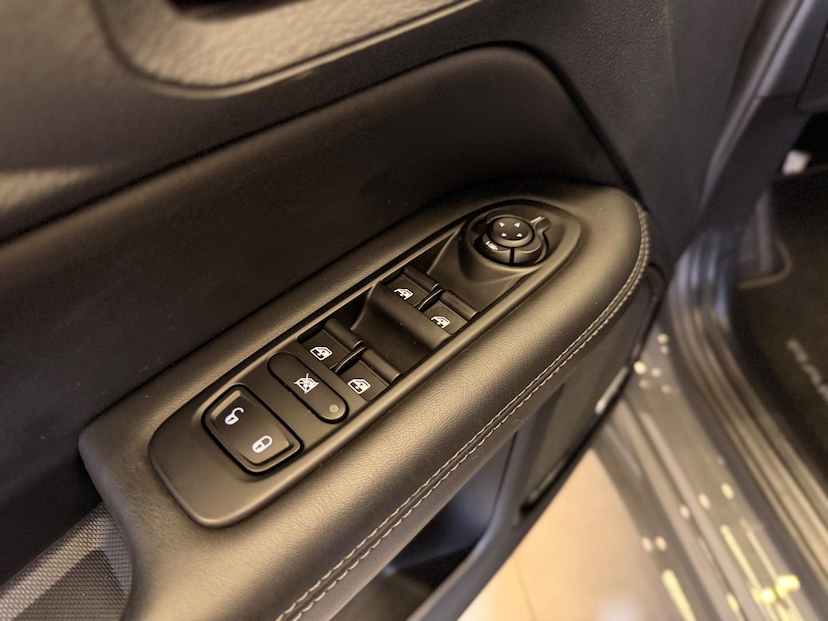 Foto do veículo RAM RAMPAGE  LARAMIE 2.0 GAS 2025 2.906 KM 222.900,00