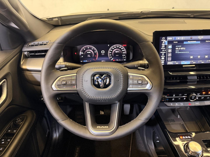 Foto do veículo RAM RAMPAGE  LARAMIE 2.0 GAS 2025 2.906 KM 222.900,00