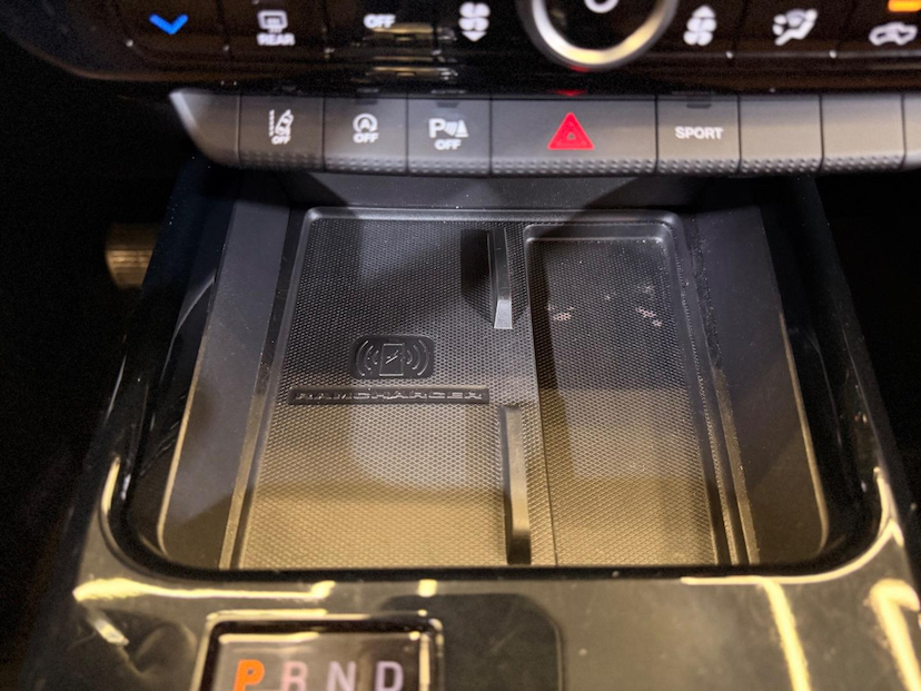 Foto do veículo RAM RAMPAGE  LARAMIE 2.0 GAS 2024 23.950 KM 205.900,00