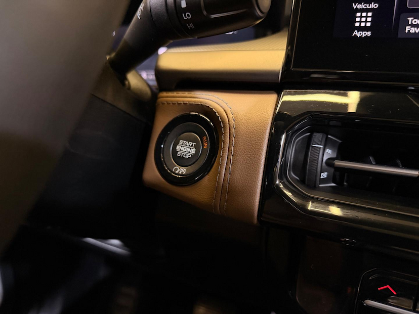 Foto do veículo RAM RAMPAGE  LARAMIE 2.0 GAS 2024 23.950 KM 205.900,00