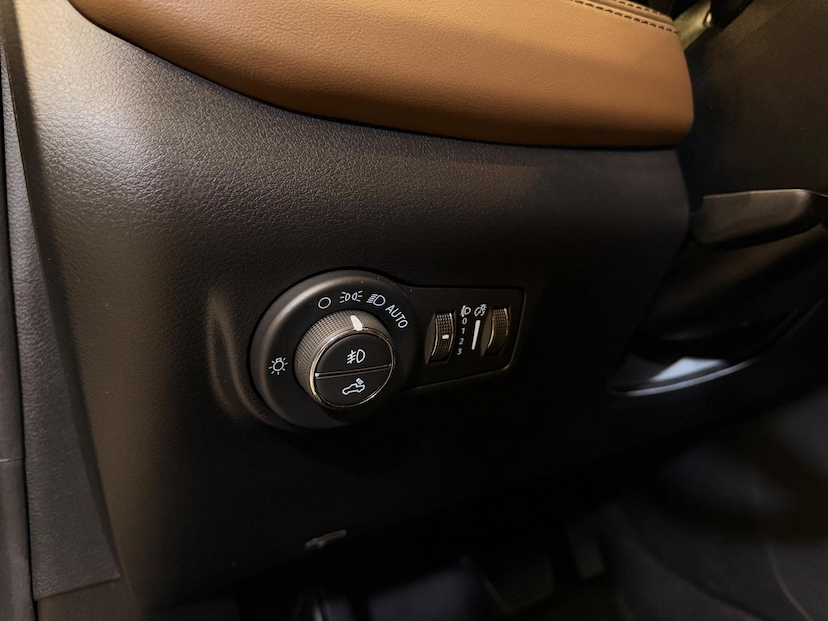 Foto do veículo RAM RAMPAGE  LARAMIE 2.0 GAS 2024 23.950 KM 205.900,00