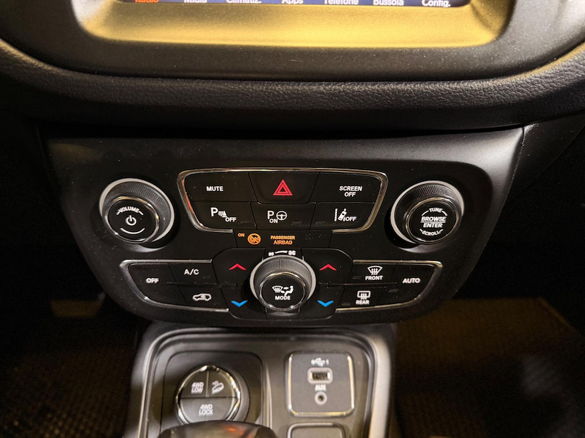 Foto do veículo JEEP COMPASS  S 2.0 4X4 TB 16V DIESEL AUT. 2021 54.587 KM 132.900,00