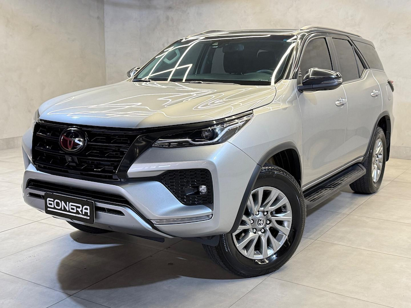 Foto do veículo TOYOTA HILUX  SW4 2.8 SRX 4X4 16V TURBO INTERCOOLER 2022 22.050 KM 314.900,00