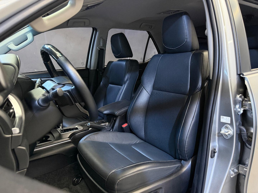 Foto do veículo TOYOTA HILUX  SW4 2.8 SRX 4X4 16V TURBO INTERCOOLER 2022 22.050 KM 314.900,00