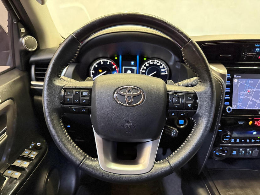Foto do veículo TOYOTA HILUX  SW4 2.8 SRX 4X4 16V TURBO INTERCOOLER 2022 22.050 KM 314.900,00