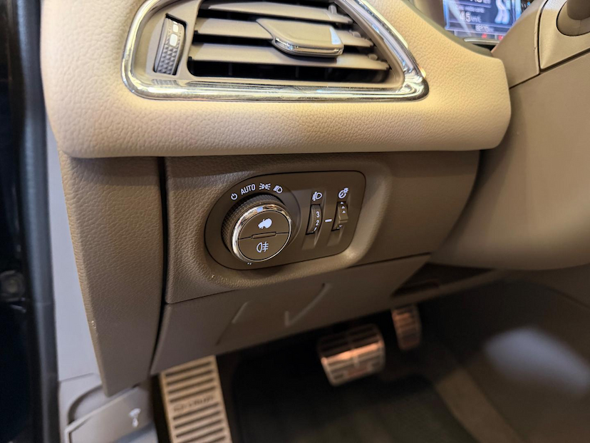 Foto do veículo CHEVROLET CRUZE  LTZ 1.4 TURBO ECOTEC 16V FLEX AUT. 2018 82.004 KM 95.900,00