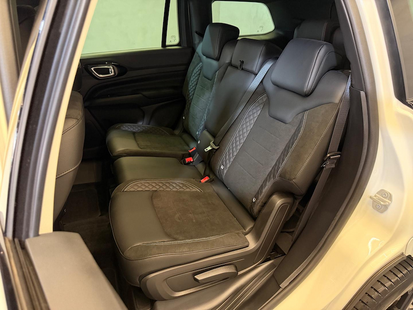 Foto do veículo JEEP COMMANDER COMMANDER BLACKHAWK 2025 123 KM 256.900,00