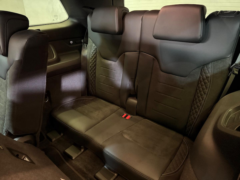 Foto do veículo JEEP COMMANDER COMMANDER BLACKHAWK 2025 123 KM 256.900,00