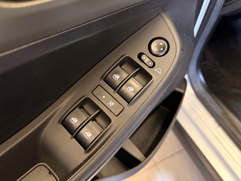 Foto do veículo FIAT FASTBACK  AUDACE 2023 29.021 KM 109.900,00