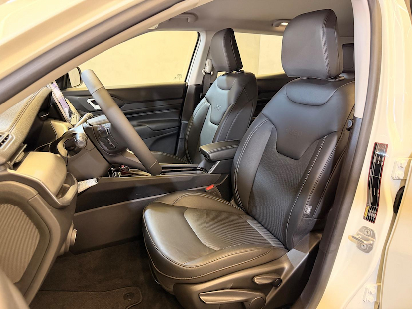 Foto do veículo JEEP COMPASS  LONGITUDE T 2025 45 KM 172.900,00