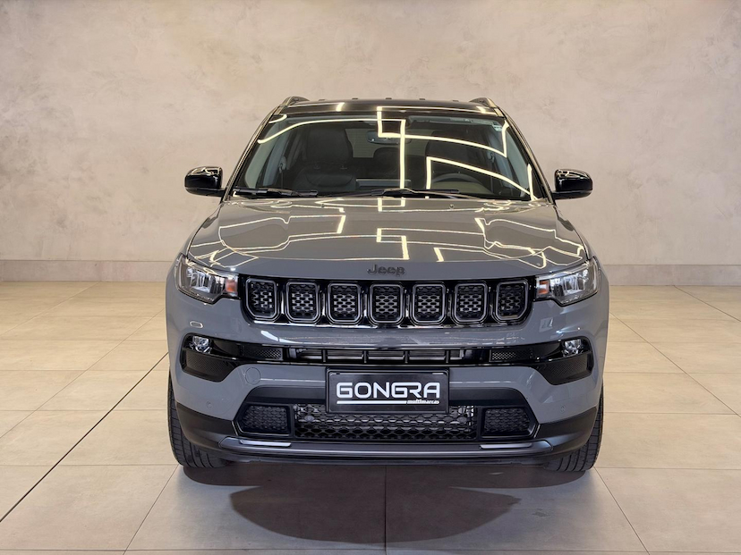 Foto do veículo JEEP COMPASS  LONG TF 2024 25.928 KM 145.900,00