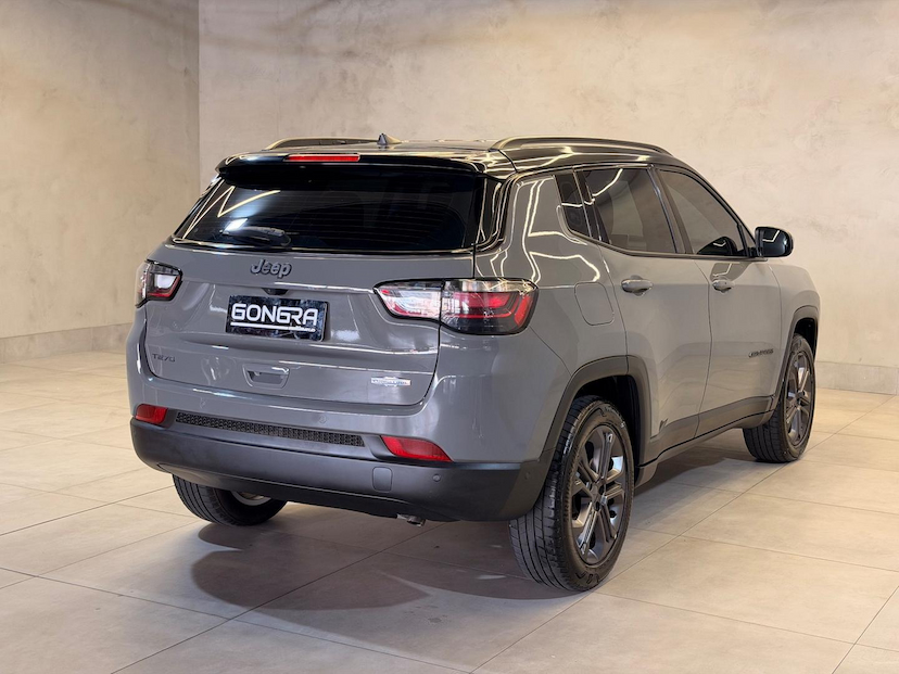 Foto do veículo JEEP COMPASS  LONG TF 2024 25.928 KM 145.900,00