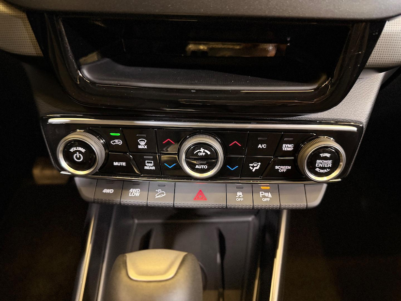 Foto do veículo FIAT TORO  VOLCANO AT9 2025 40 KM 166.900,00