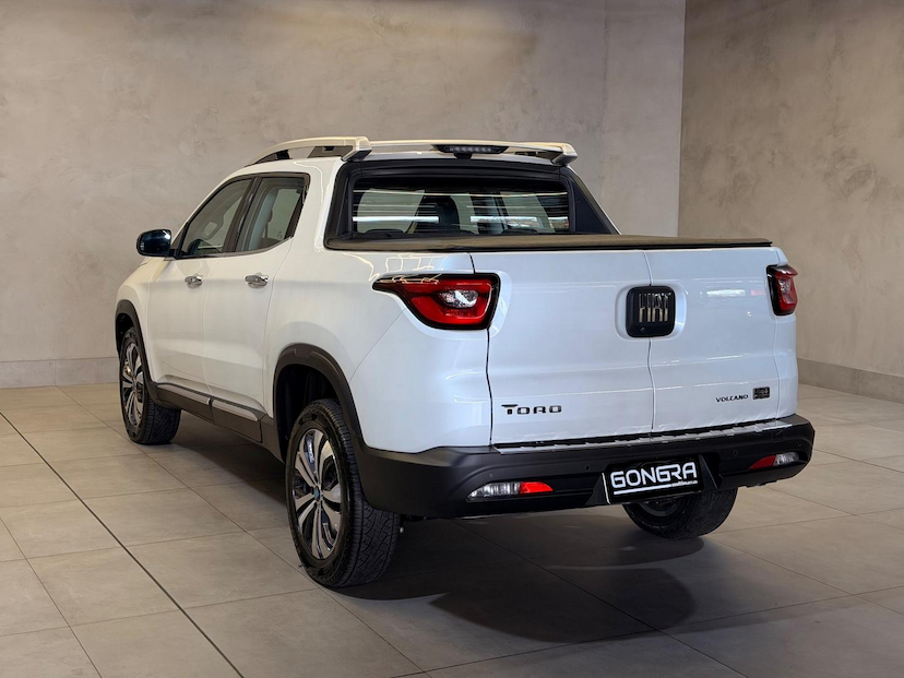 Foto do veículo FIAT TORO  VOLCANO AT9 2025 40 KM 166.900,00
