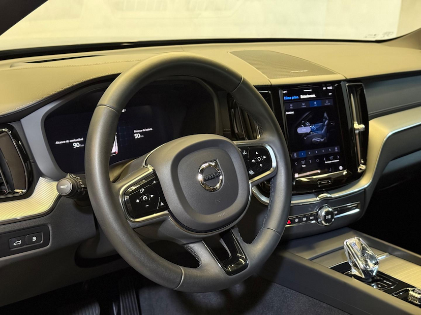 Foto do veículo VOLVO XC60  T8 POLESTAR 2023 26.411 KM 319.900,00