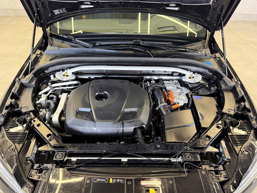 Foto do veículo VOLVO XC60  T8 POLESTAR 2023 26.411 KM 319.900,00