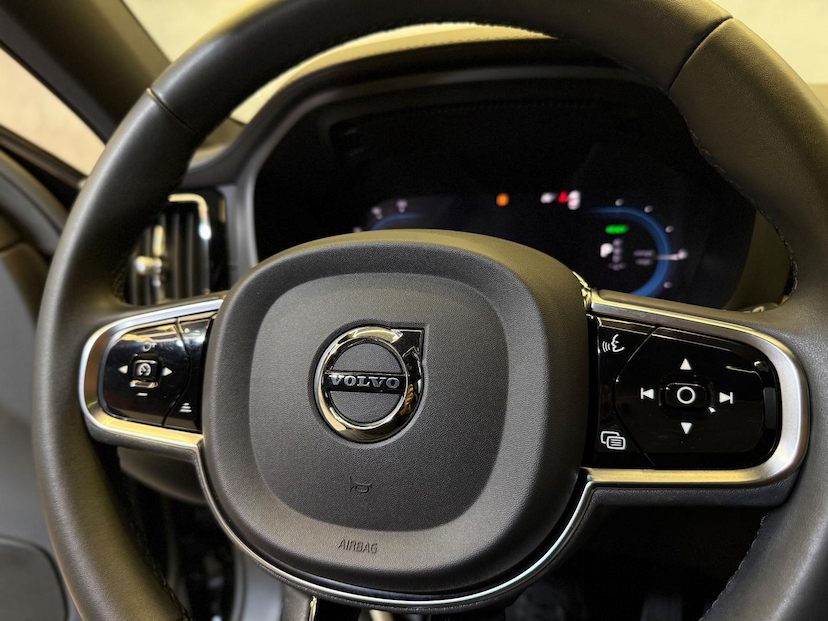 Foto do veículo VOLVO XC60  T8 POLESTAR 2023 26.411 KM 319.900,00