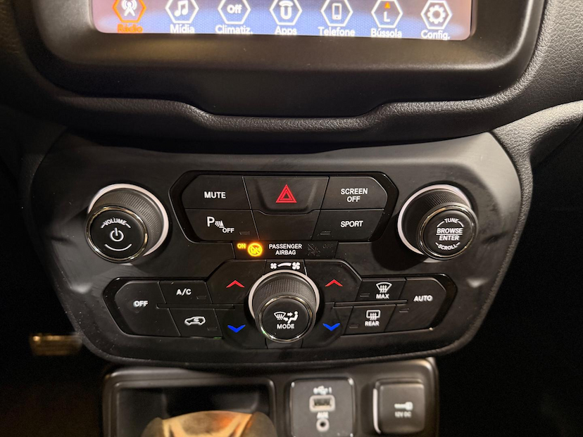 Foto do veículo JEEP RENEGADE  LNGTD AT 2021 89.820 KM 87.900,00