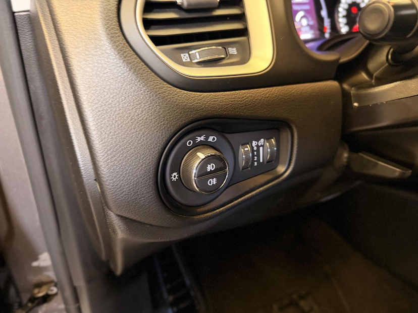 Foto do veículo JEEP RENEGADE  LNGTD AT 2021 89.820 KM 87.900,00