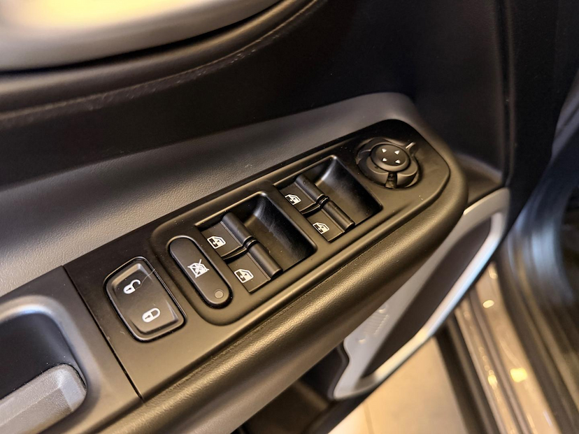 Foto do veículo JEEP RENEGADE  LNGTD AT 2021 89.820 KM 87.900,00