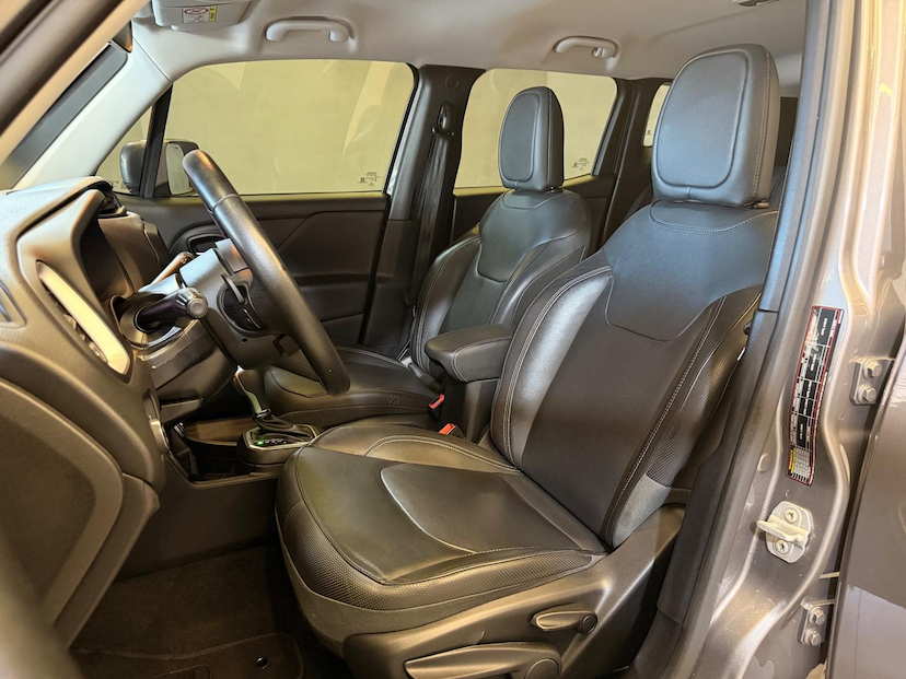 Foto do veículo JEEP RENEGADE  LNGTD AT 2021 89.820 KM 87.900,00