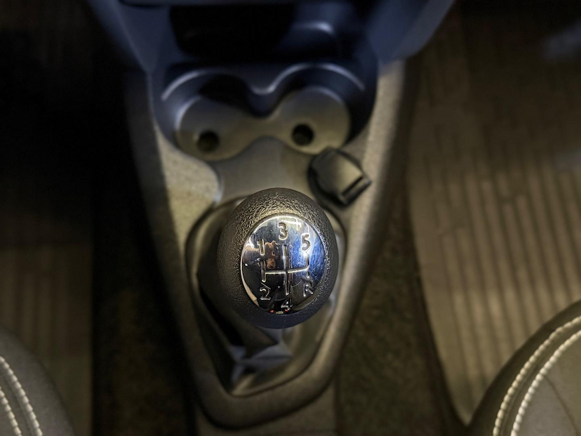 Foto do veículo RENAULT SANDERO  SZE16MT 2022 58.301 KM 69.900,00