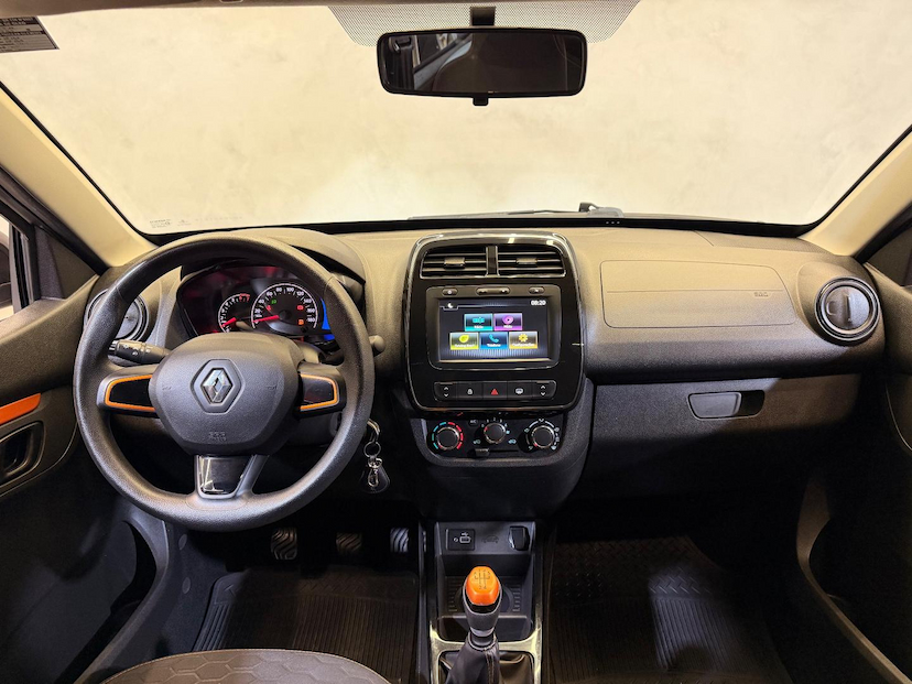 Foto do veículo RENAULT KWID  OUTSIDER 1.0 FLEX 12V 5P MEC 2022 58.047 KM 54.900,00