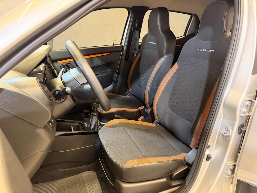 Foto do veículo RENAULT KWID  OUTSIDER 1.0 FLEX 12V 5P MEC 2022 58.047 KM 54.900,00