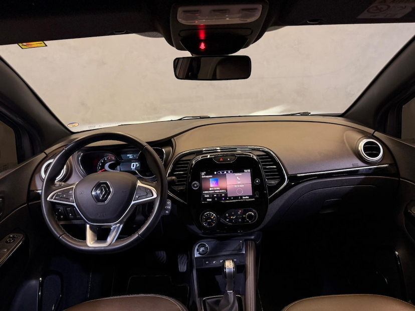 Foto do veículo RENAULT CAPTUR  ICO13TCVT 2022 55.780 KM 96.900,00