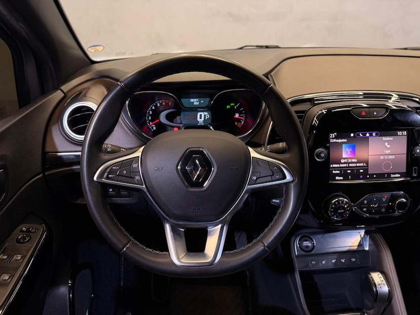 Foto do veículo RENAULT CAPTUR  ICO13TCVT 2022 55.780 KM 96.900,00