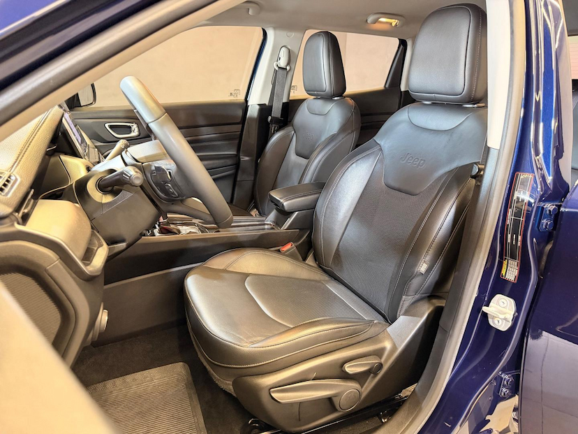Foto do veículo JEEP COMPASS  LONG. T270 1.3 TB 4X2 FLEX AUT. 2022 61.943 KM 118.900,00