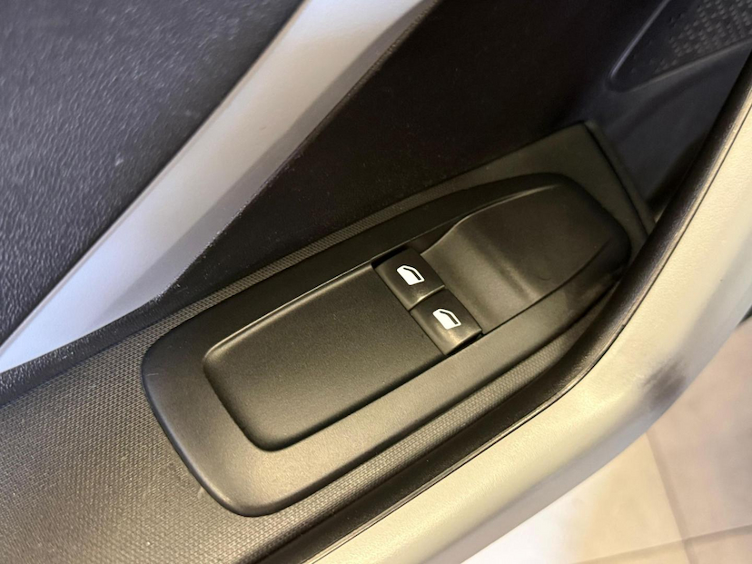 Foto do veículo PEUGEOT 208  ACTIVE 2014 84.000 KM 42.900,00