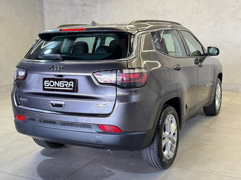 Foto do veículo JEEP COMPASS  LONG TF 2022 6.245 KM 132.900,00