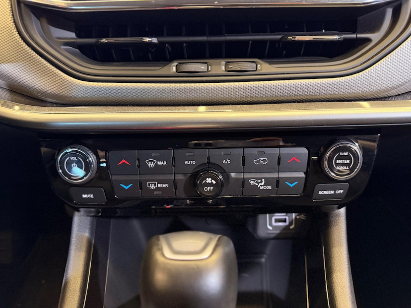 Foto do veículo JEEP COMPASS  LONG TF 2022 13.391 KM 132.900,00
