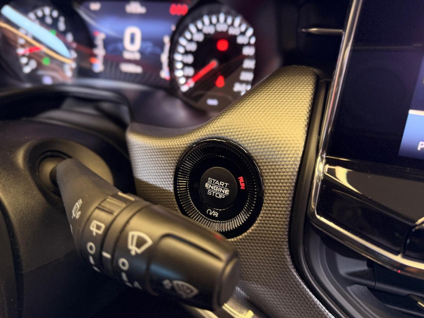 Foto do veículo JEEP COMPASS  LONG TF 2022 13.391 KM 132.900,00
