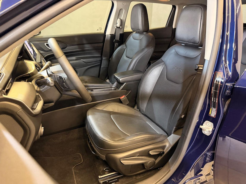 Foto do veículo JEEP COMPASS  LONG TF 2022 13.391 KM 132.900,00