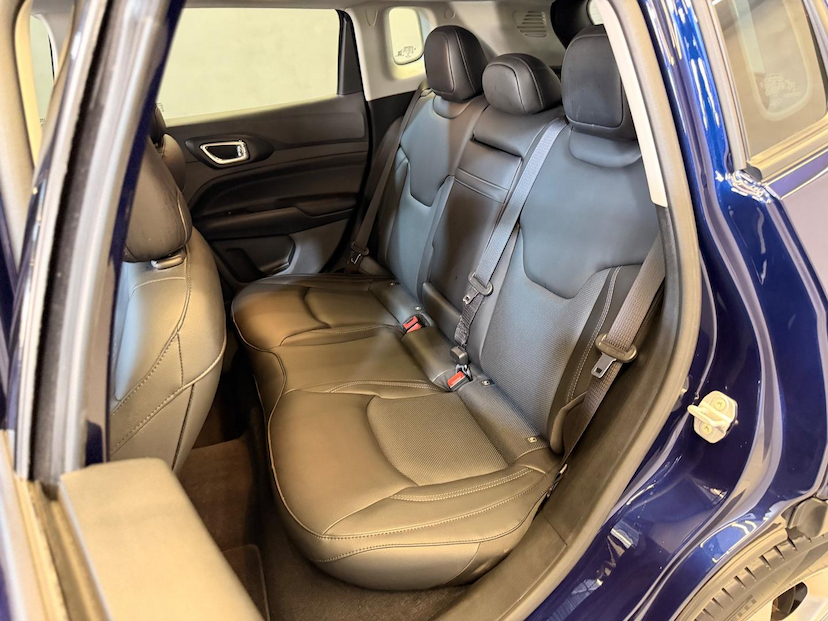 Foto do veículo JEEP COMPASS  LONG TF 2022 13.391 KM 132.900,00