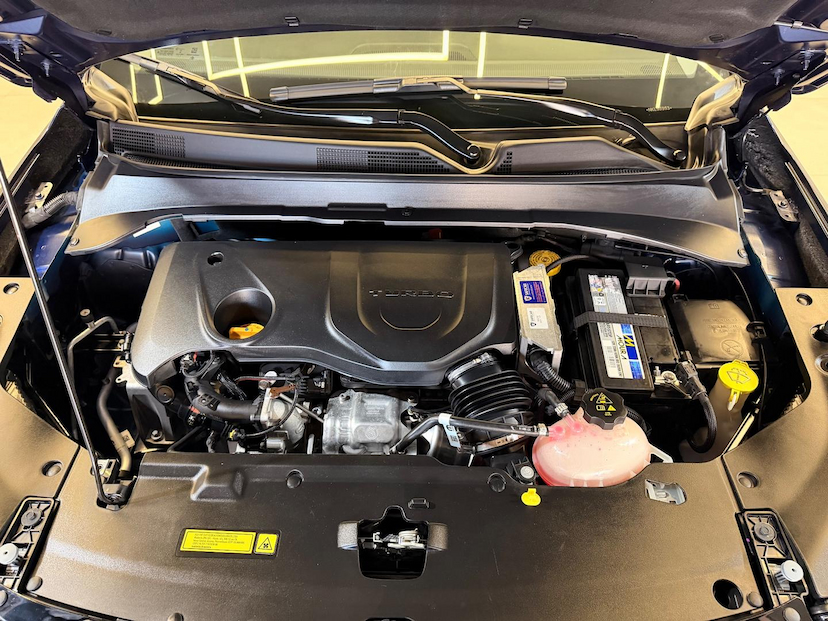 Foto do veículo JEEP COMPASS  LONG TF 2022 13.391 KM 132.900,00