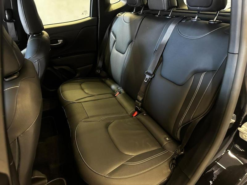 Foto do veículo JEEP RENEGADE  LGTD T270 2025 6.500 KM 128.900,00